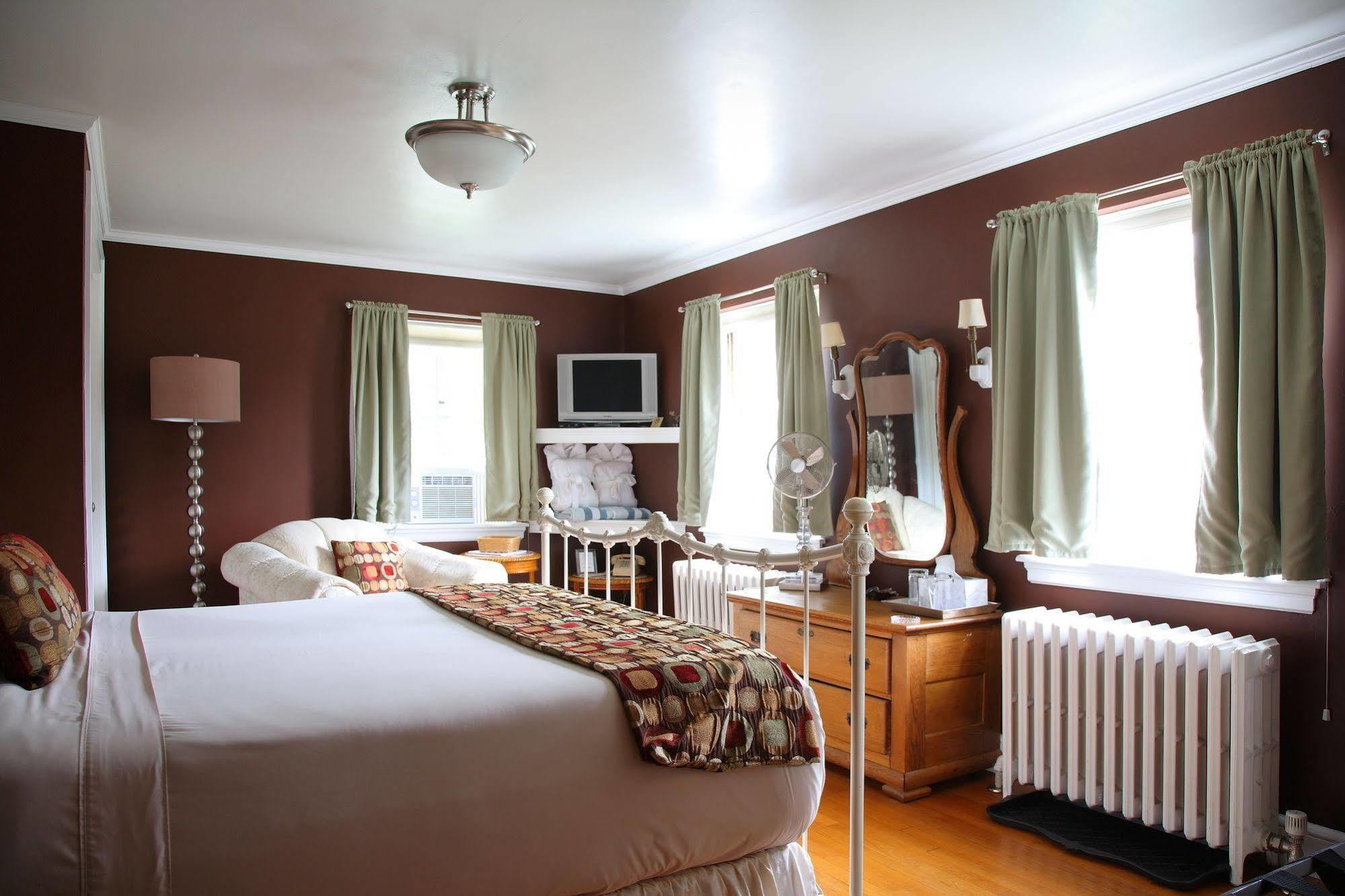 Inn On Putney Road Brattleboro Exterior foto